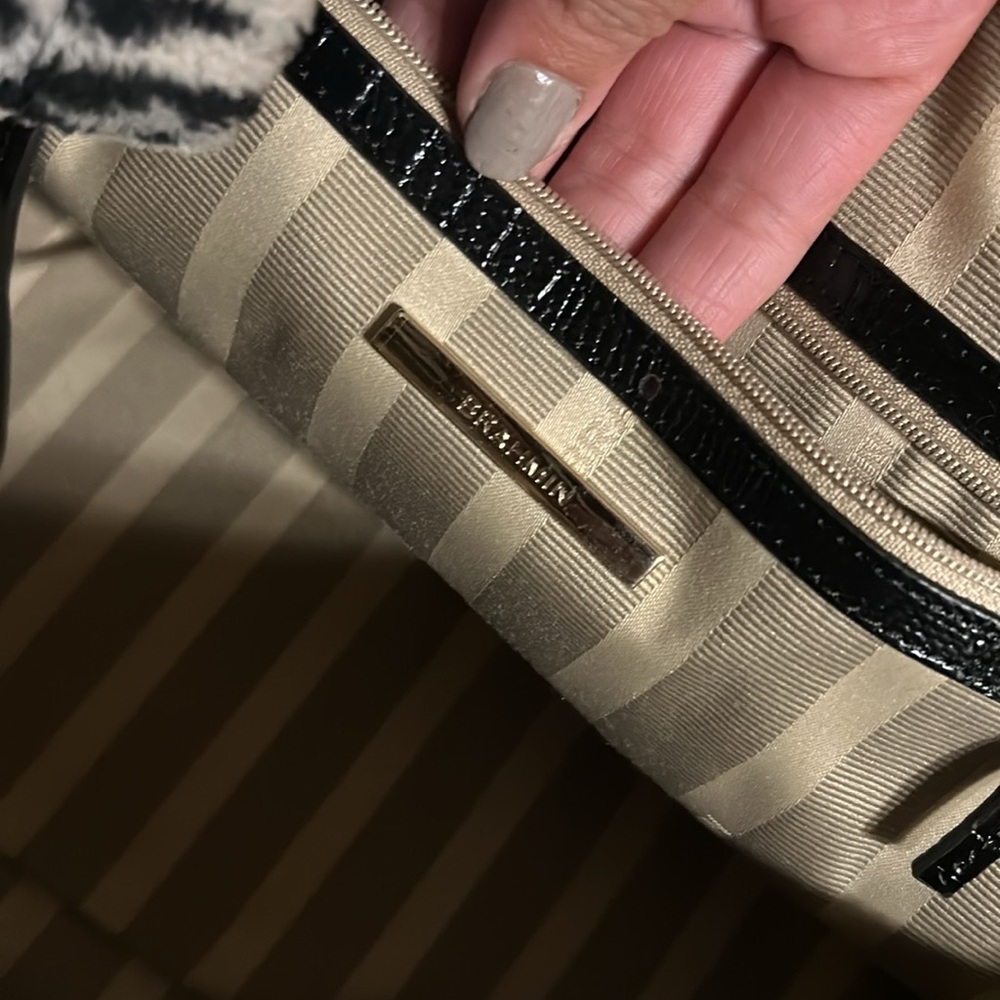 Brahmin Black and Cream Floral Shoulder Bag - Picture 3 of 8